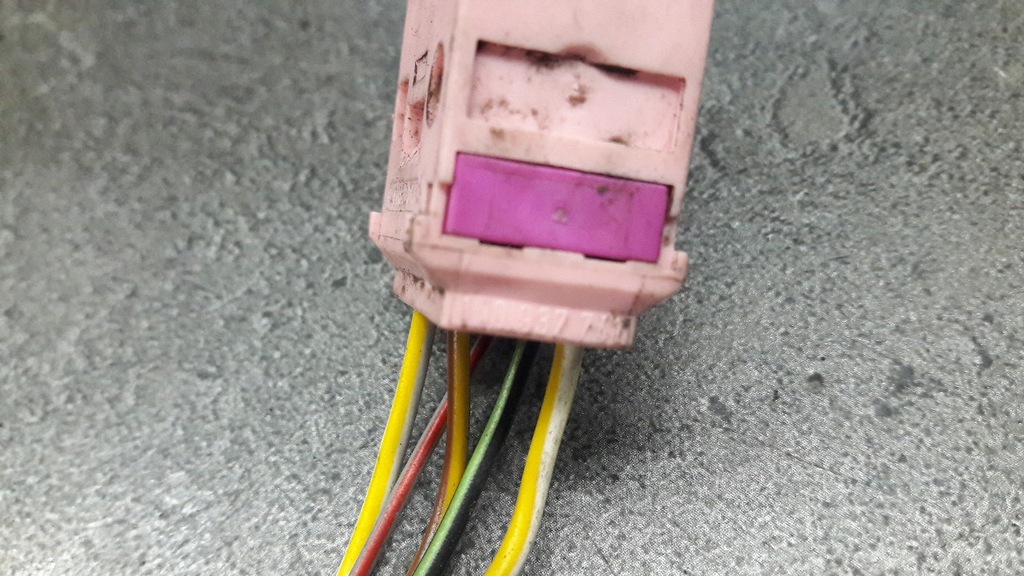 1J0937741 Costând mufa 5pin VW T5 Product image