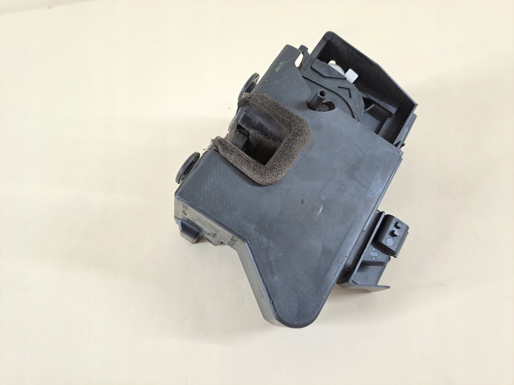 BLOCARE SPATE DREAPTA SPATE DACIA LOGAN 3 21 martie Product image