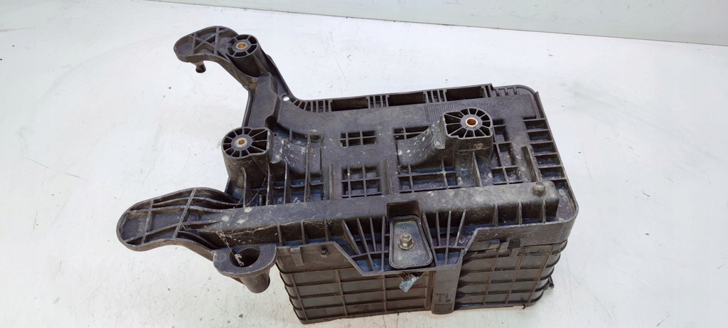 BAZĂ BATERIE AUDI A3 8P VOLKSWAGEN SEAT SKODA 1K0915333B Product image