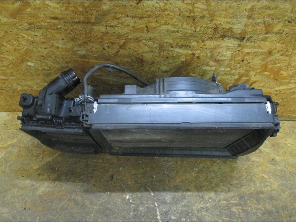RENAULT MEGANE IV SET RADIATORE CUREA FATA 1.6 TCE GT Product image