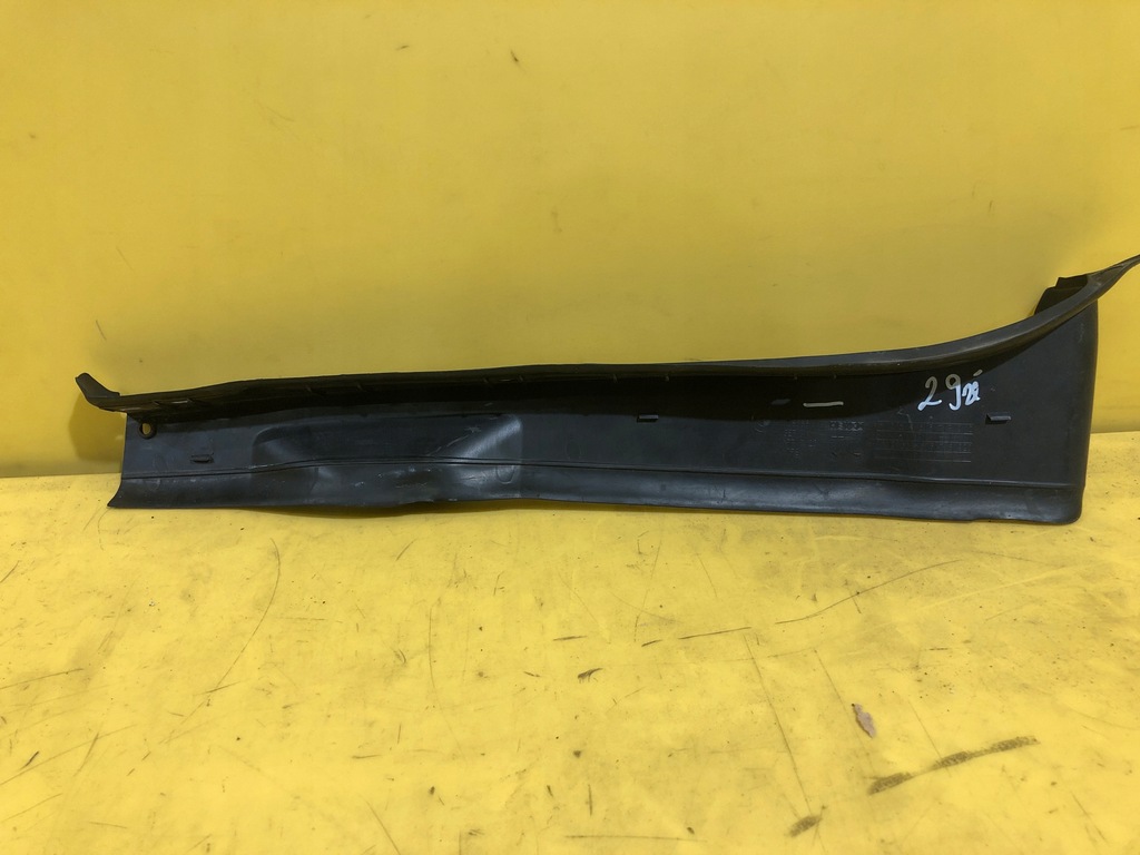 BMW 1 F20 - Sigiliu / capac lateral al peretelui stânga față 51767269997 Product image