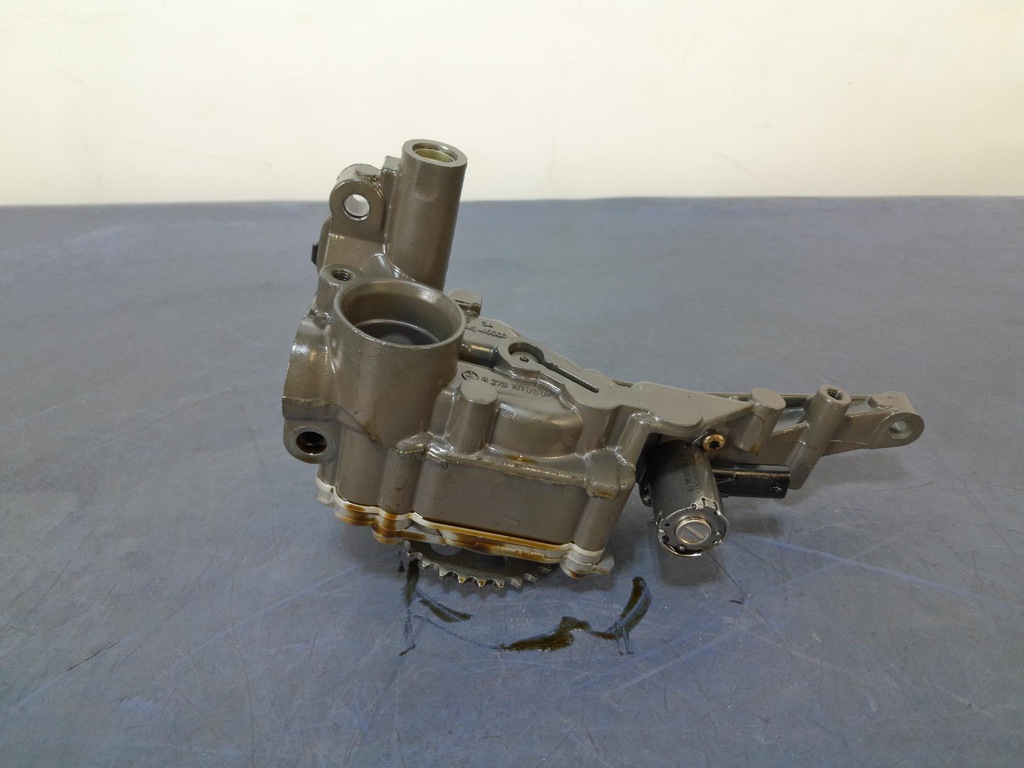 MERCEDES C43 W205 3.0B POMPA ULEI R2781810601 Product image