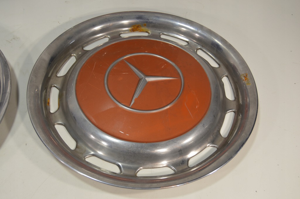 MERCEDES HUBCAPS W123 W115 W116 W108 SET ORIGINAL METAL Product image