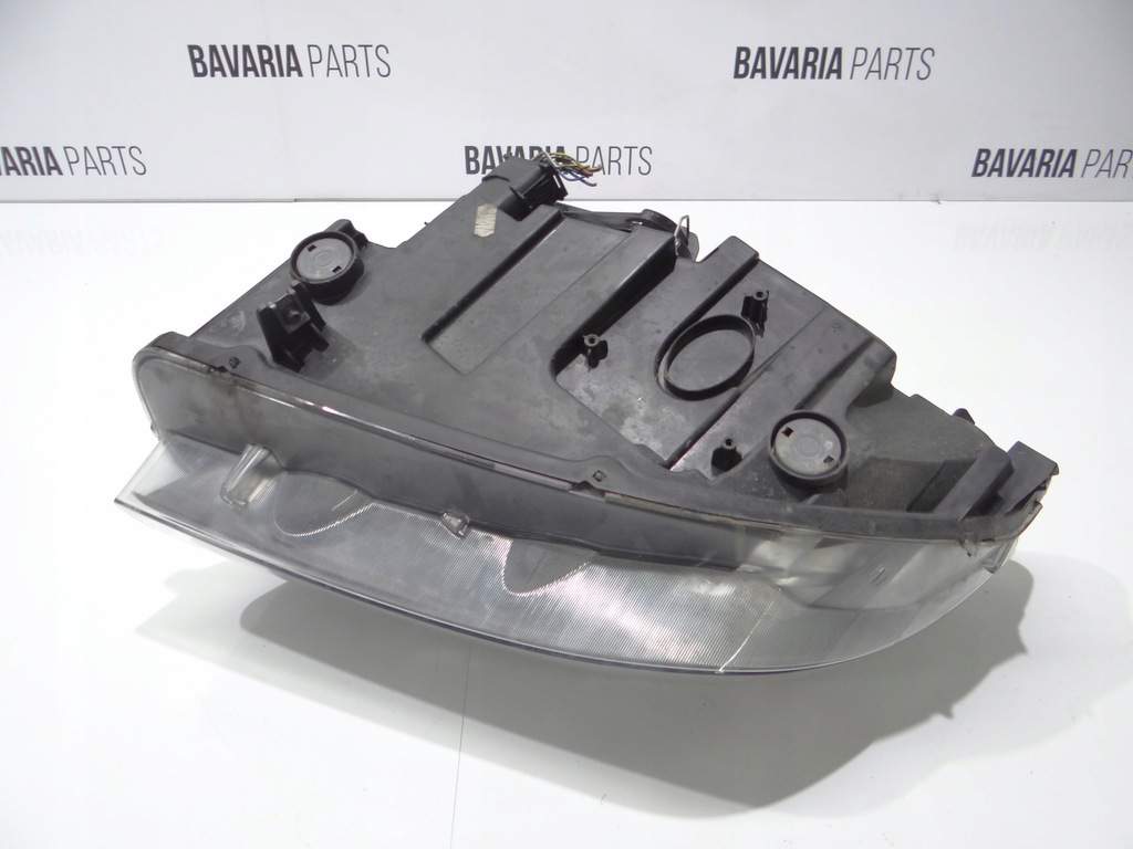 LAMPA DREAPTA BMW X1 E84 OE 2990004 Product image
