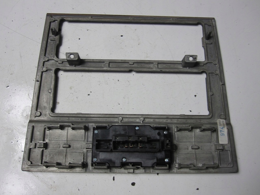 COMUTATOR DE URGENȚĂ CONSOLA CENTRALĂ MERCEDES W210 97R Product image