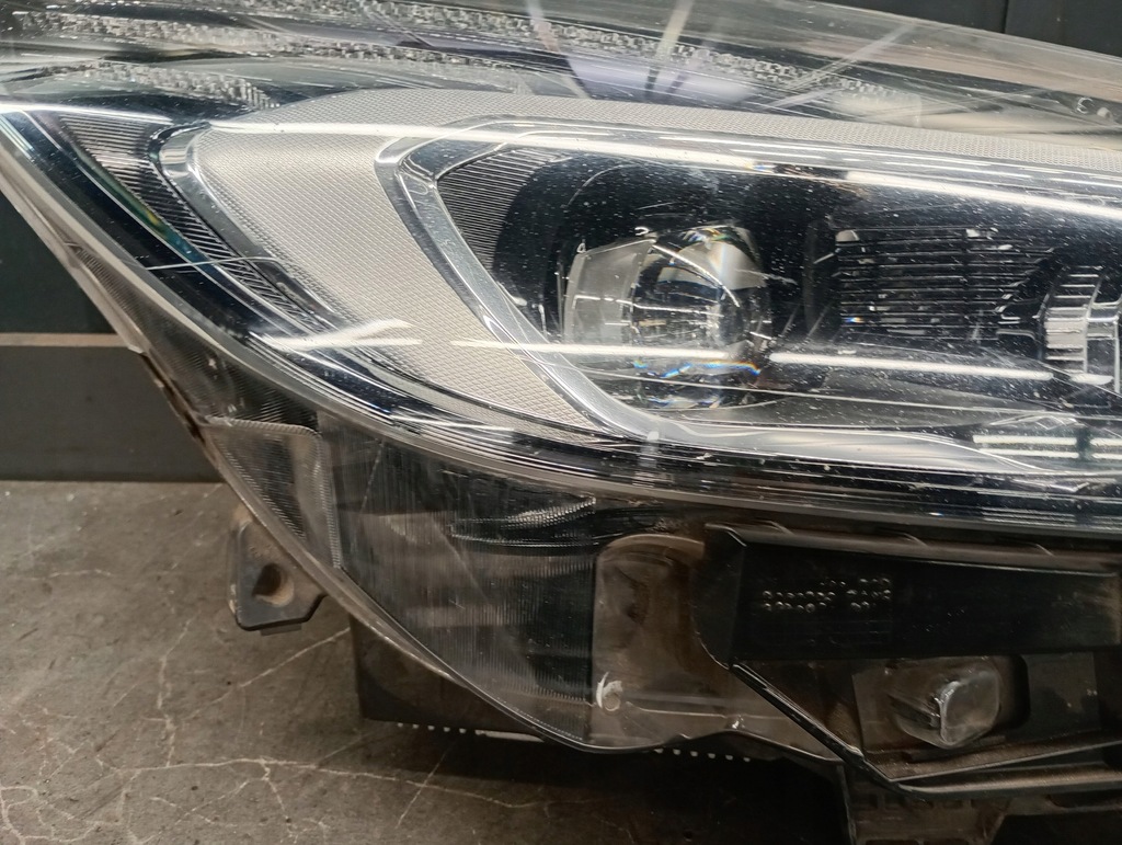 EM2B-13W029-CM Righer Ford S-MAX MK2 2017 Full LED Product image