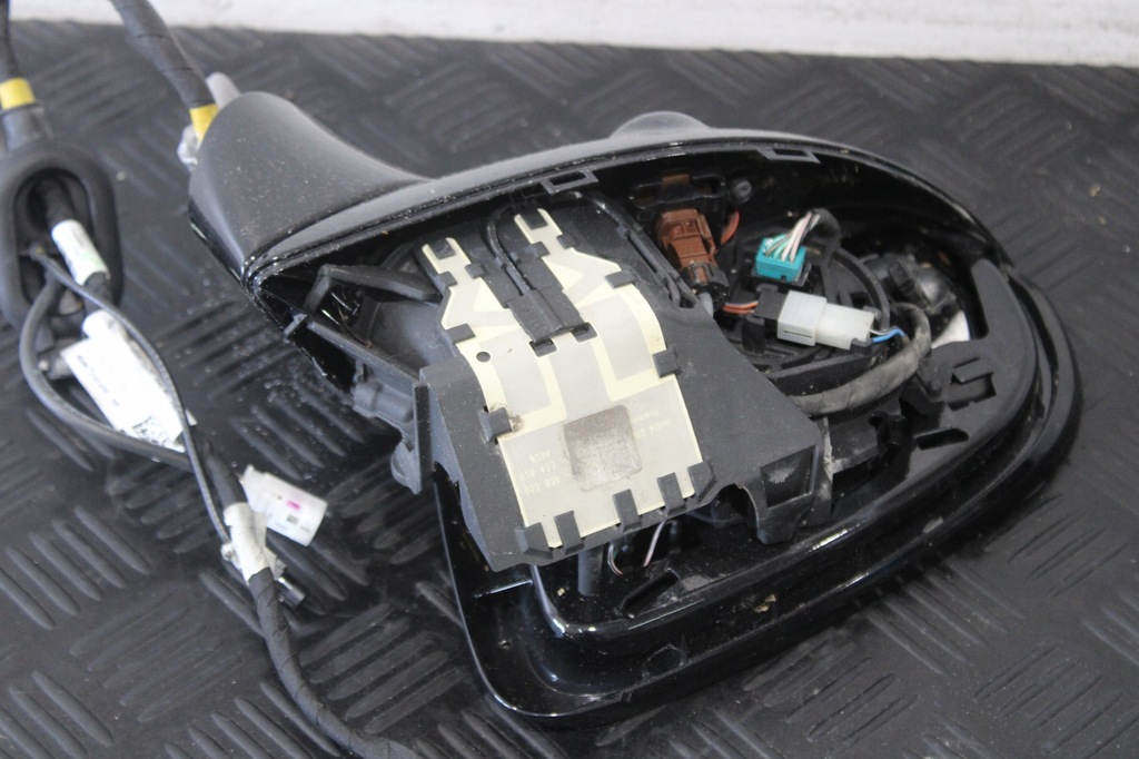 Oglindă dreaptă 16 pini 1x Antenă Cameră E-Class W238 Coupe Product image