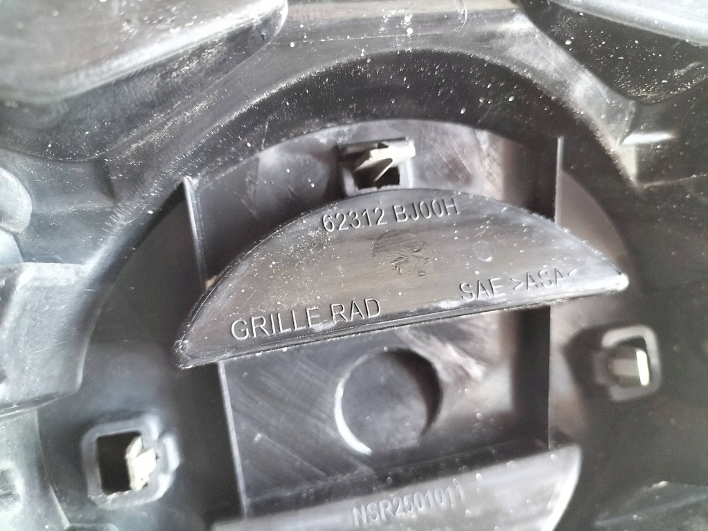 Gril Grill Nisan NV 200 NV200 NV-200 NSR2481011 NSR2521011 Product image