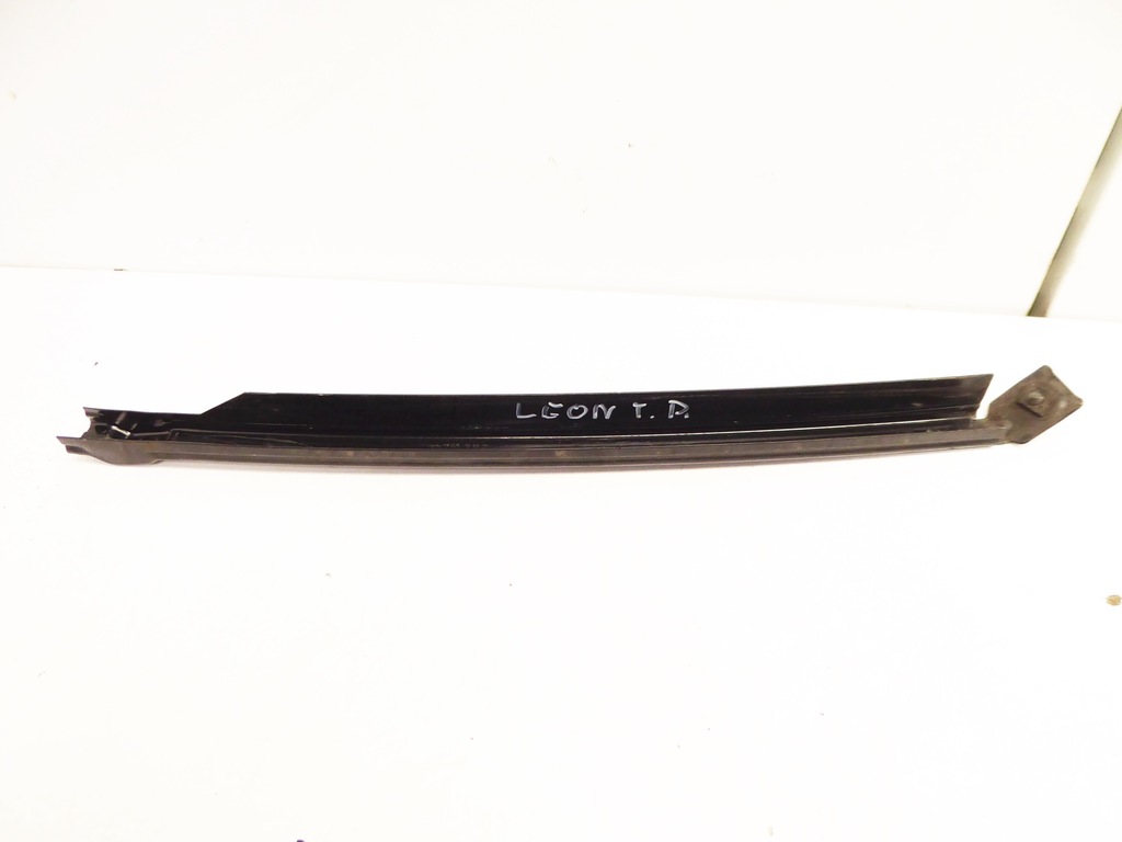 LEON II LIFT FIXARE PARBRIZ GHIDAJ SPATE DREAPTA DREAPTA DREAPTA Product image