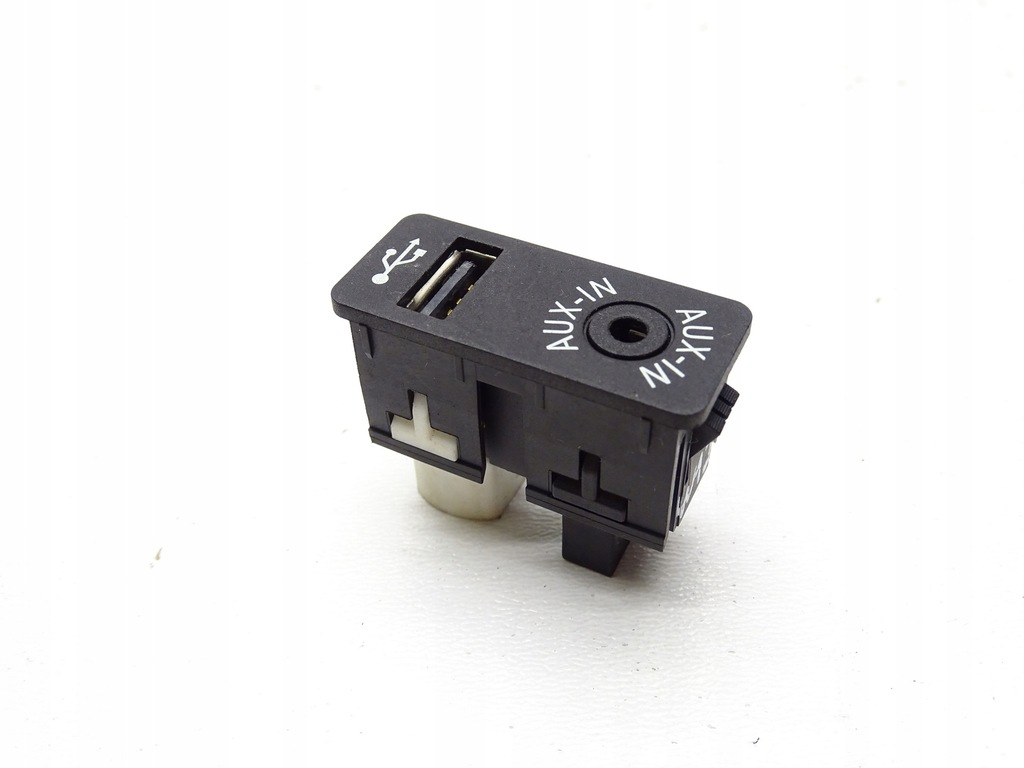 Nest Port Aux USB BMW F20 F21 F30 F31 9229246 Product image