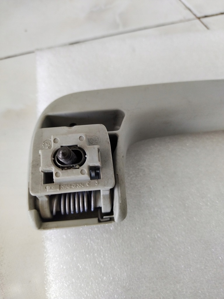 8E0857608C Mâner suport garnitură spate Audi Product image