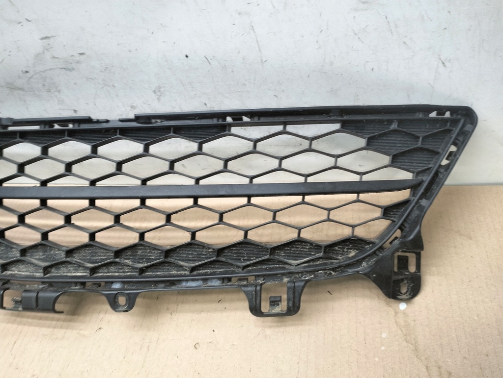 GRILĂ CENTRALĂ BARĂ FATA MAZDA 6 GH LIFT 2010-2012 Product image