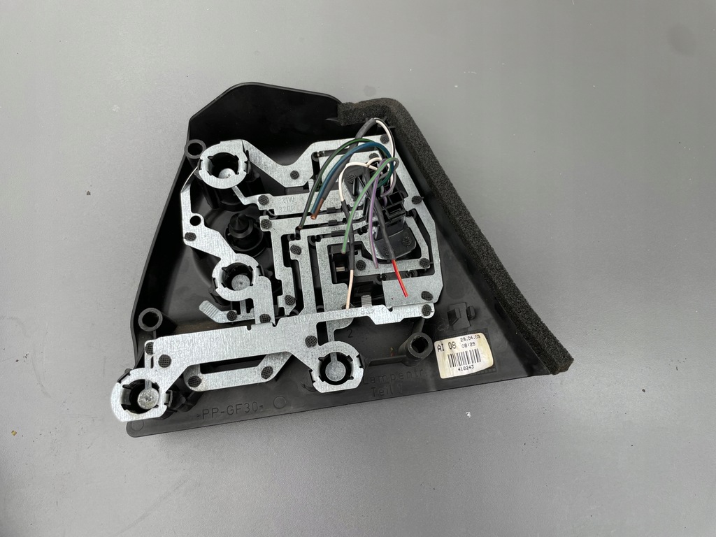 INSERȚIE LAMPĂ SPATE STÂNGA SPATE BMW 3 E46 SEDAN LIFT Product image