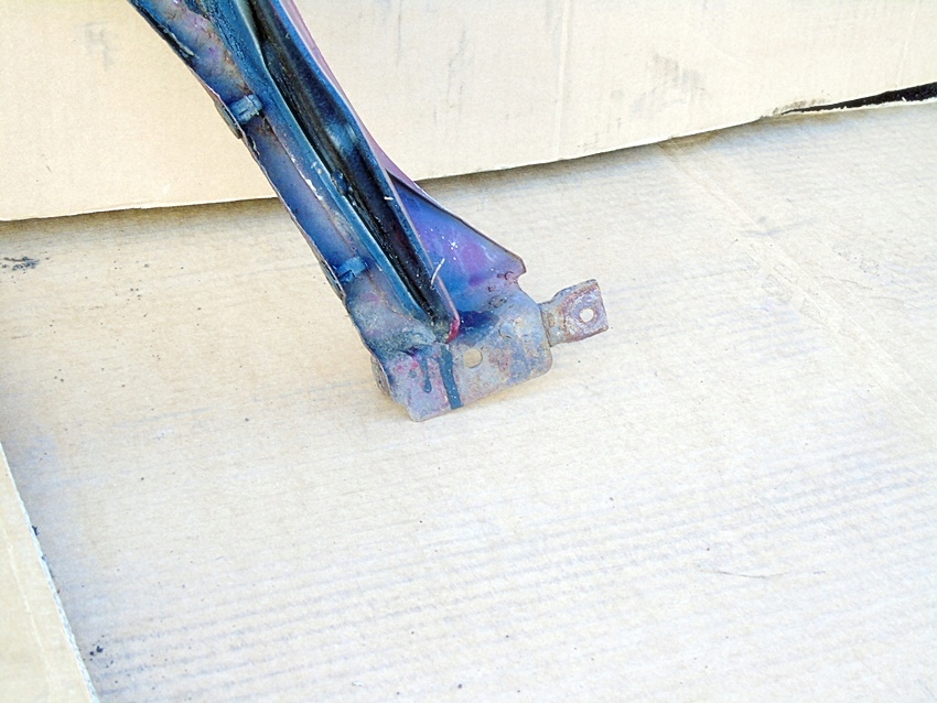 APARĂ DREAPTA FATA NISSAN ALMERA TINO 2002 2.2 DI ALBASTRU Product image