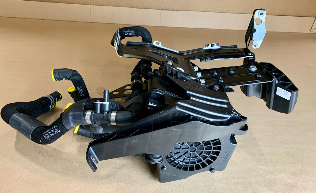 AUDI E-TRON MODUL DE RĂCIRE ​​POMPĂ DE APA DIFERENT 4KE965567B 4KE035916 27km Product image