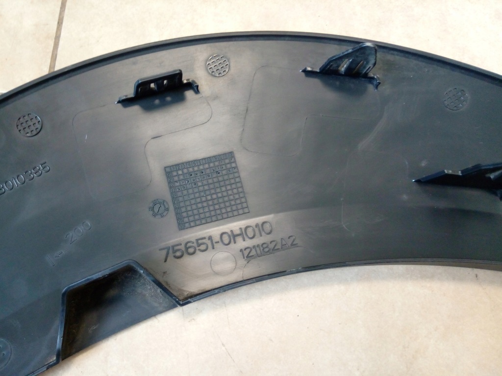 Toyota Aygo X '20 Fender Rows dreapta 75651-0H010 75605-0H020 Original* Product image