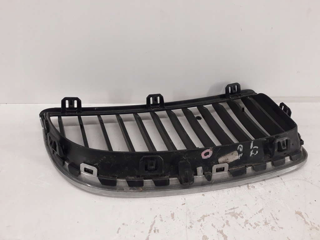 BMW 3 E90 E91 04-08 grilaj pentru rinichi stanga dreapta Product image