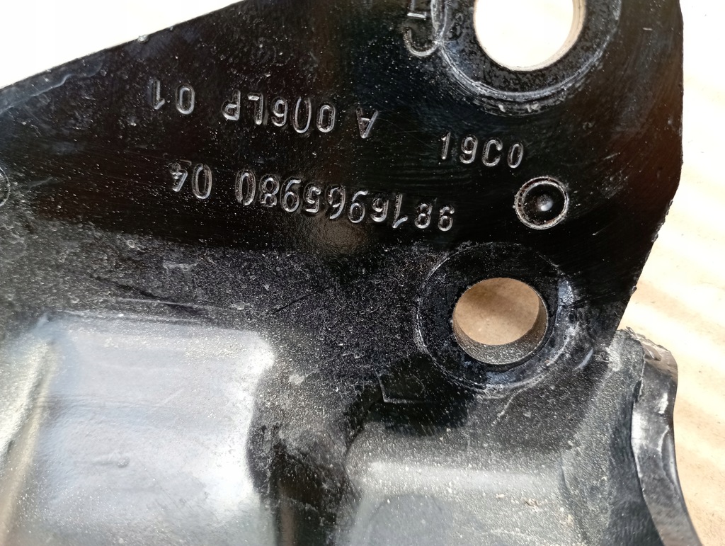 TOYOTA PROACE RIFTER CĂRUCIOR CU ROLE STÂNGA UȘĂ Product image