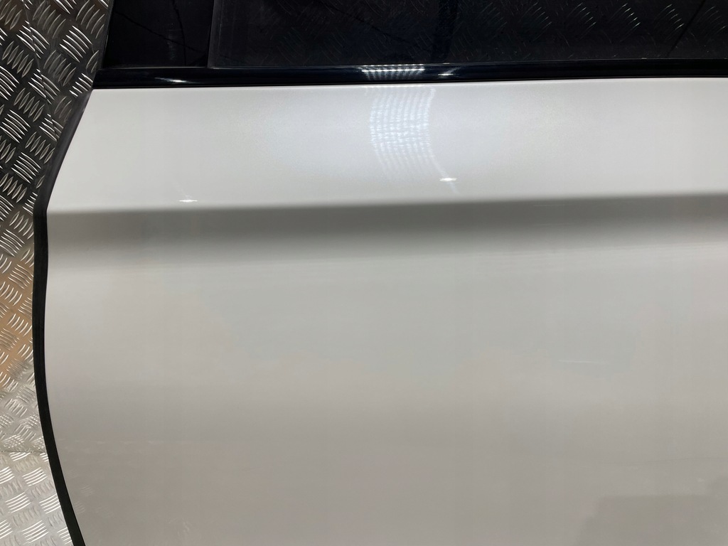 DRZWI LEWY TYŁ BMW X5 F15 A96 MINERALWEISS Product image
