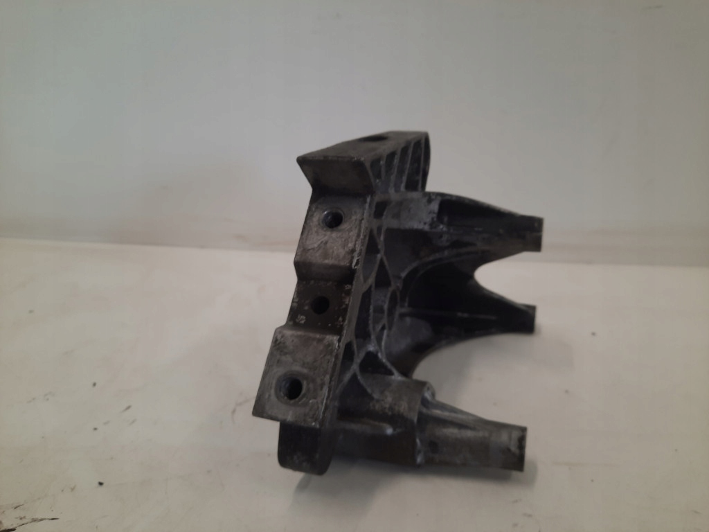 VOLKSWAGEN GOLF 5 V 03-09 SUPORT DE MONTARE LABE MOTOR 03G199207A BKC Product image