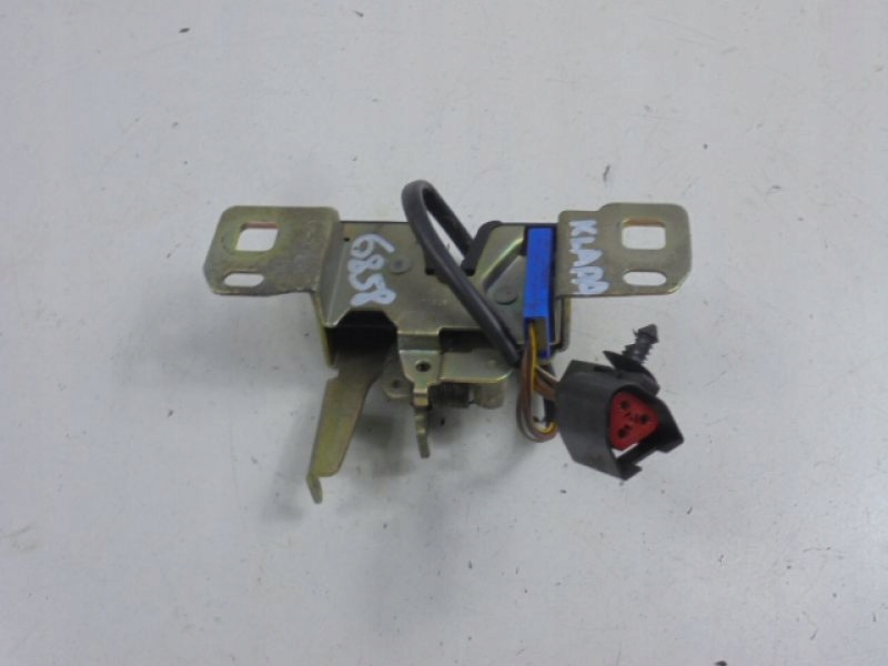 FORD MONDEO MK2 BOOT LOCK 5D 96BGF43200AB Product image