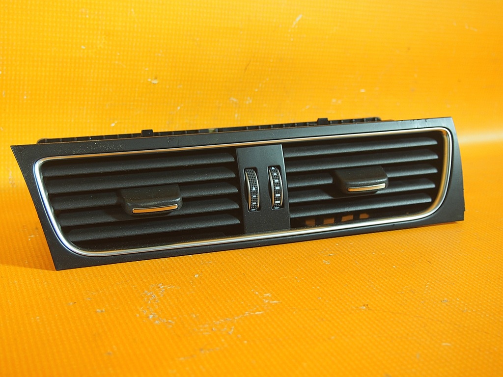 Orificii de aerisire consola Audi A5 8T COMP. 8t1820901g Product image