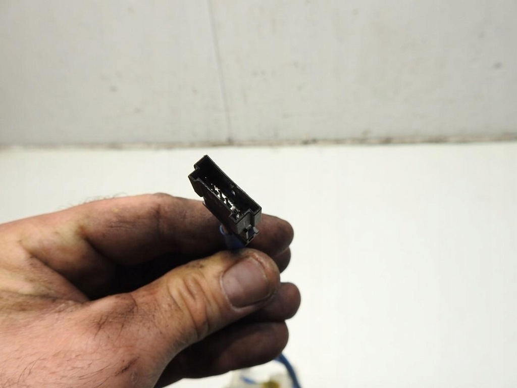 ANTENĂ FĂRĂ CHEIE UȘĂ DREAPTA 5 PIN MERCEDES W220 A2208200475 Product image