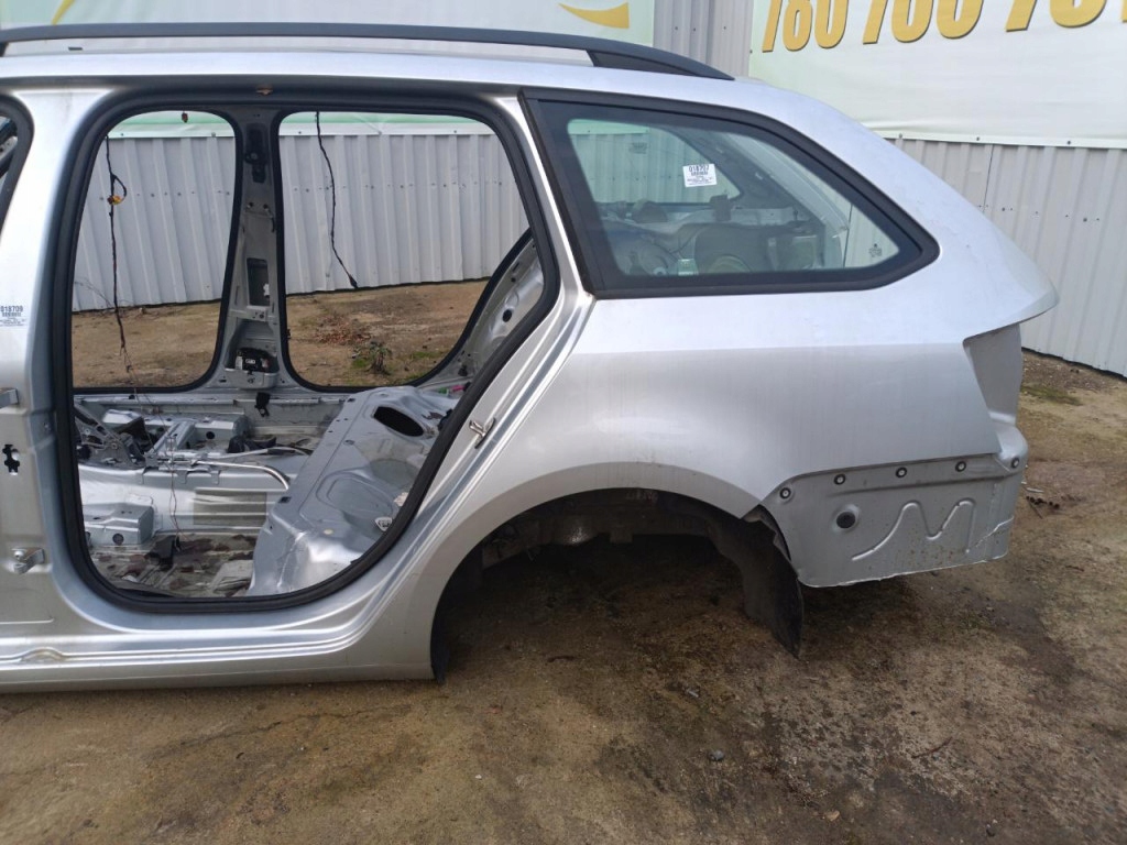 Stația Octavia III Wagon sfertul din spate stânga Product image