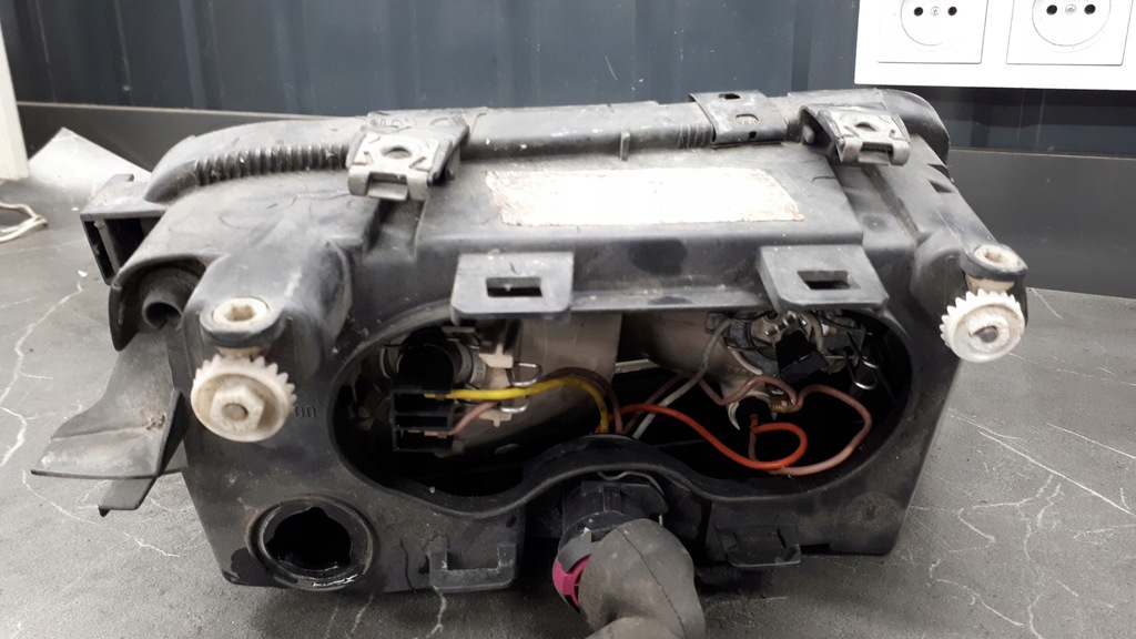 963035-00 Fața de far stângă Audi A3 Hella 8L 97R Product image