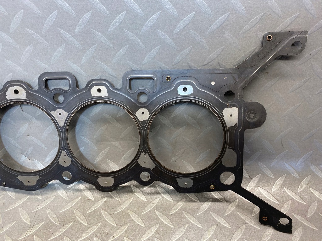 GARNITURA CAP DREAPTA ASTON MARTIN DB9 5.9 V12 CD33-6051-AA Product image