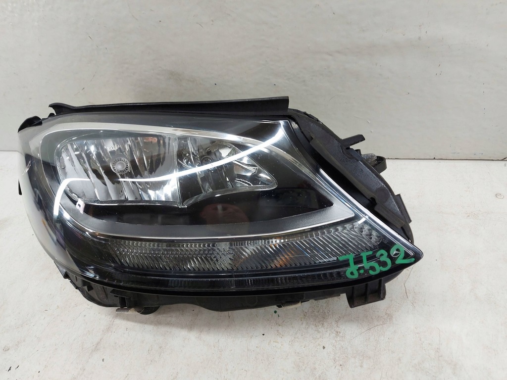 Mercedes-Benz C Clasa 205 H7 W205 H7 Fața frontală a lămpii din față Product image