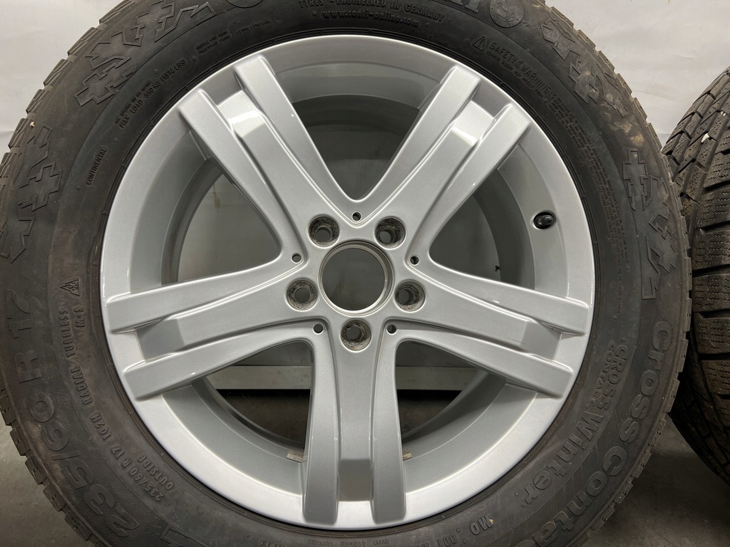 MERCEDES GLK GLC ML ROȚI JANTE 17'' ANVELOPE IARNĂ 235/60/17R A2044015502 Product image