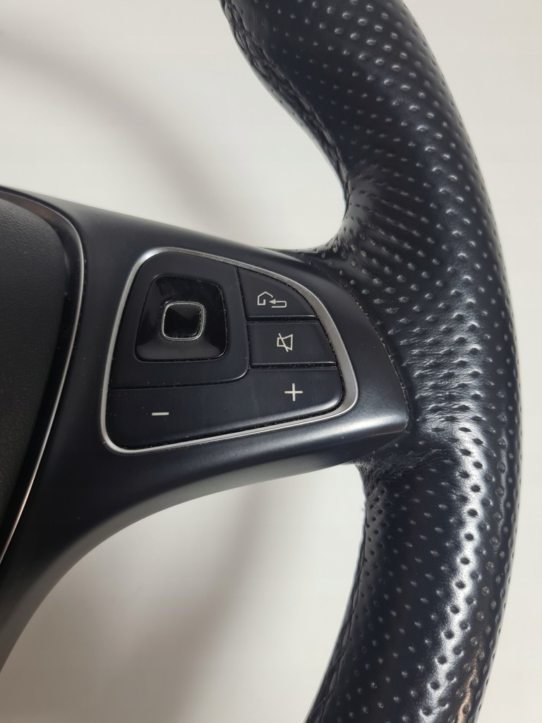 B47- Mercedes-Benz E W213 Pernă volan multif. LAME A0004606600 Product image