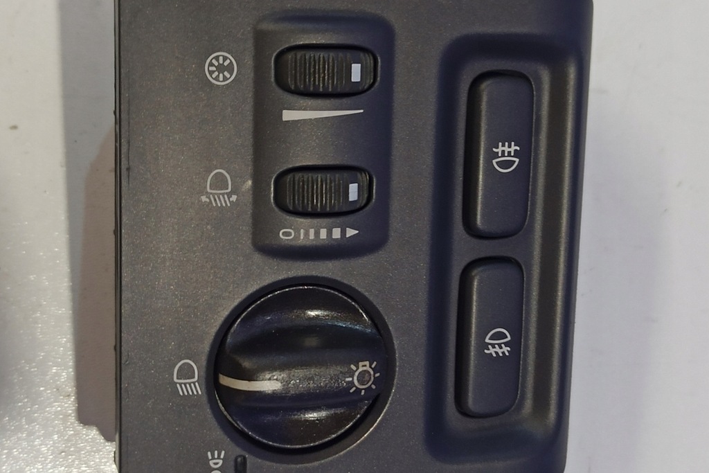 Comutator de lumină Volvo S40 I (vs) 30613945 1.6L benzină 80KW 2002 Product image