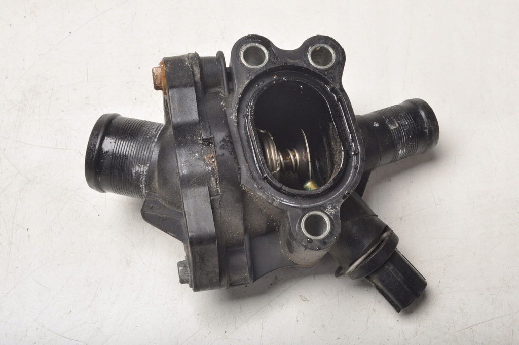 VOLVO S40 V50 2.4 20V CARCASA TERMOSTAT 30650810 Product image