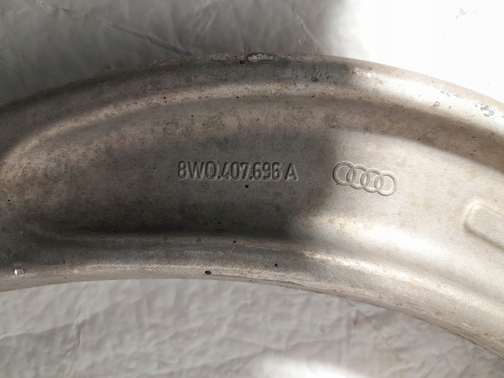 Audi A4 B9 Lift Sedan Swingarm Swing Front 8W0407696A 8W0407694A Product image