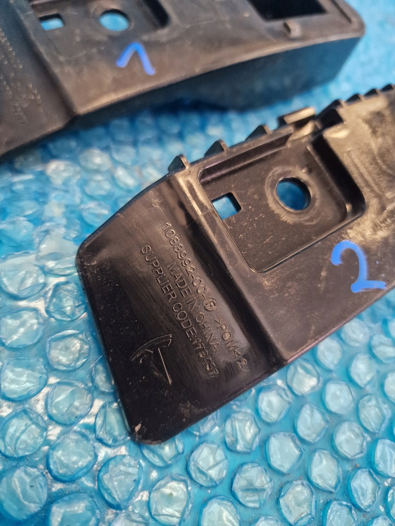 BARA DE BARĂ CULISANTE STÂNGA SPATE TESLA MODEL 3 Product image