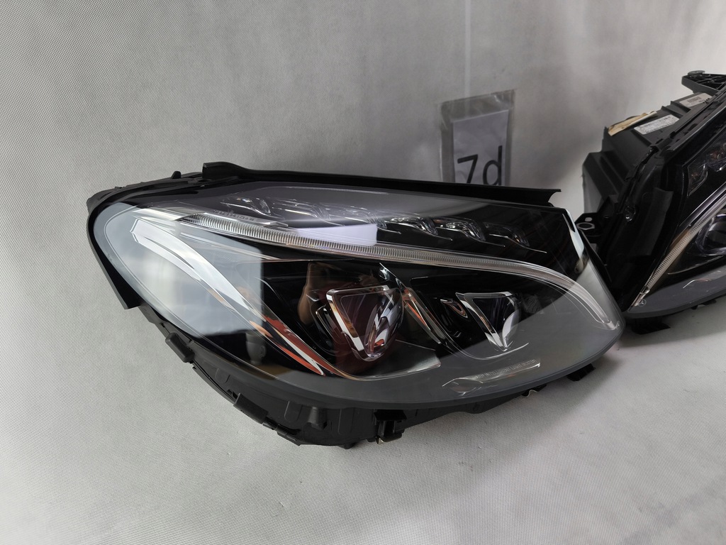 MERCEDES CLK 209 LIFT W209 LAMPĂ DE FAR XENON ROTIRE LA STÂNGA DREAPTA Product image