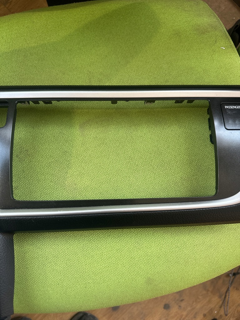 Cadru radio Toyota OE 55405-02430, 55405-02440 Product image