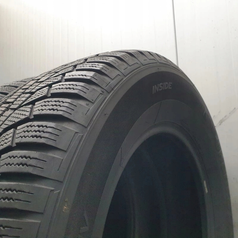 Anvelopă de iarnă Hankook Winter i*cept evo2 SUV W320A 215/70R16 100 T grip Product image
