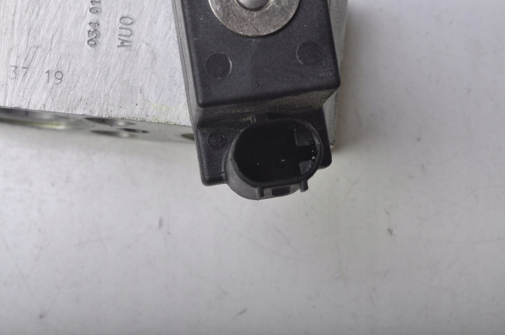 VOLVO XC60 T6 T8 VALVĂ DE EXPANSIUNE DE ÎNCĂRCARE 31497261 Product image