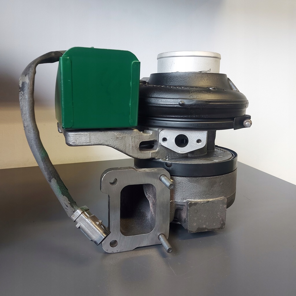 Turbocompresor BorgWarner Steyr 6250 6270 6300 Terrus CVT Product image