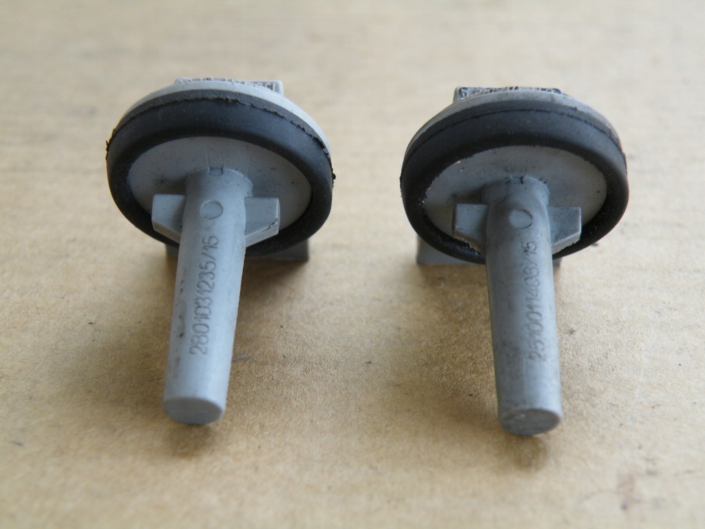 Senzor de temperatură intern VW Passat B5 FL lift Golf IV 4 1J0907543A Product image
