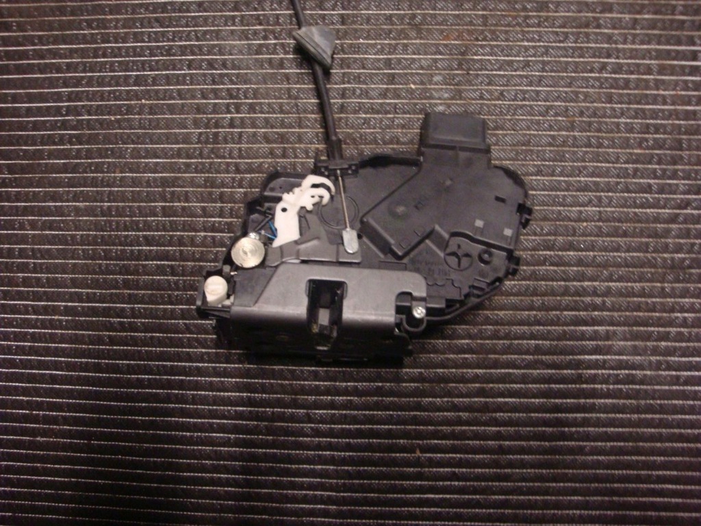 BLOCAREA UȘILOR Volvo S80 30799326 STÂNGA SPATE Product image
