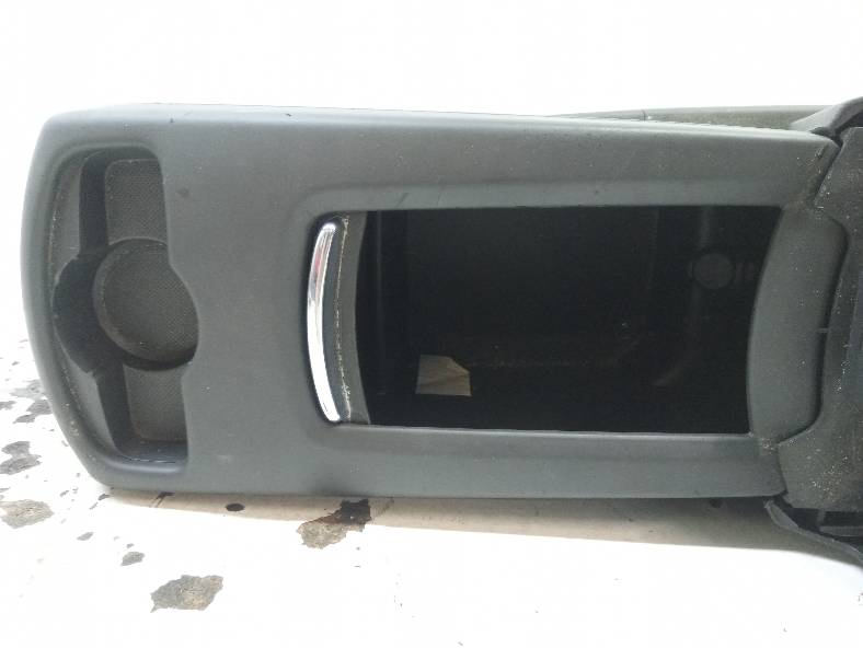 TUNEL CENTRAL 9670593077 Peugeot 5008 I (2009- ) 1.6 D Product image