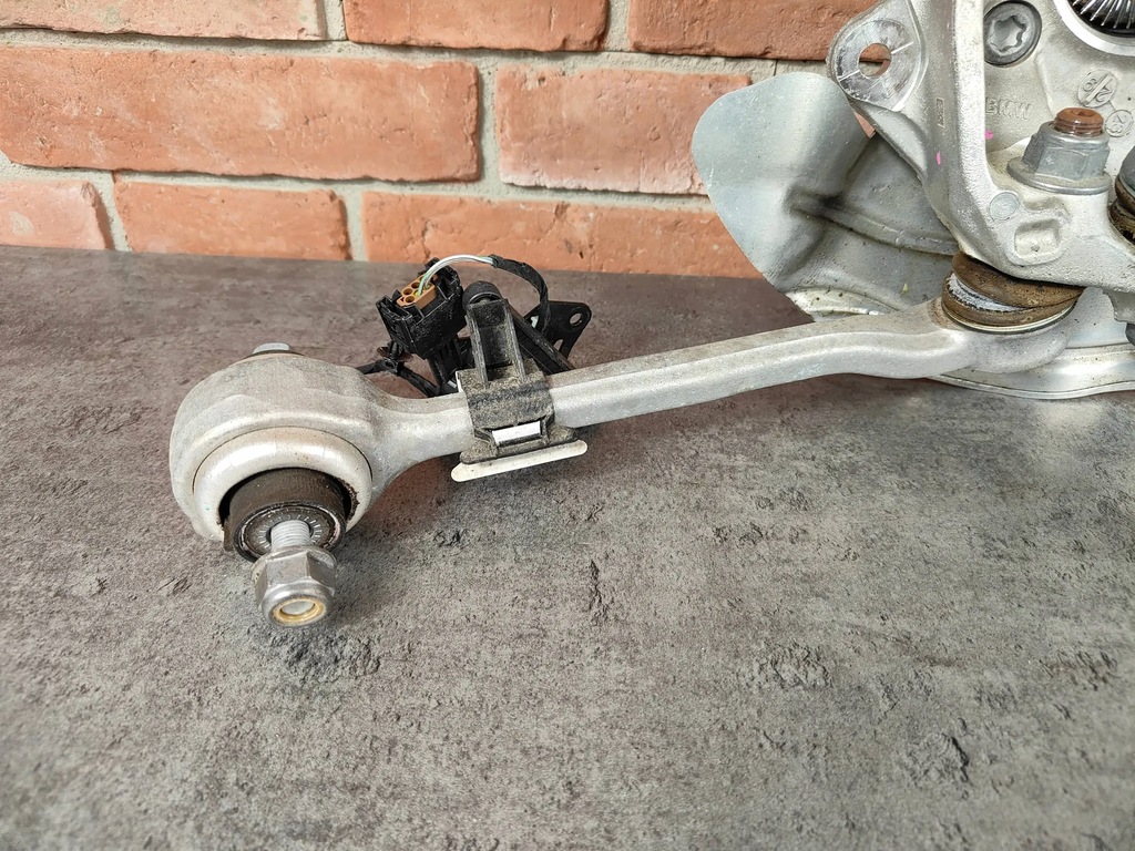BMW G01 X3 G02 X4 Hub stânga Product image