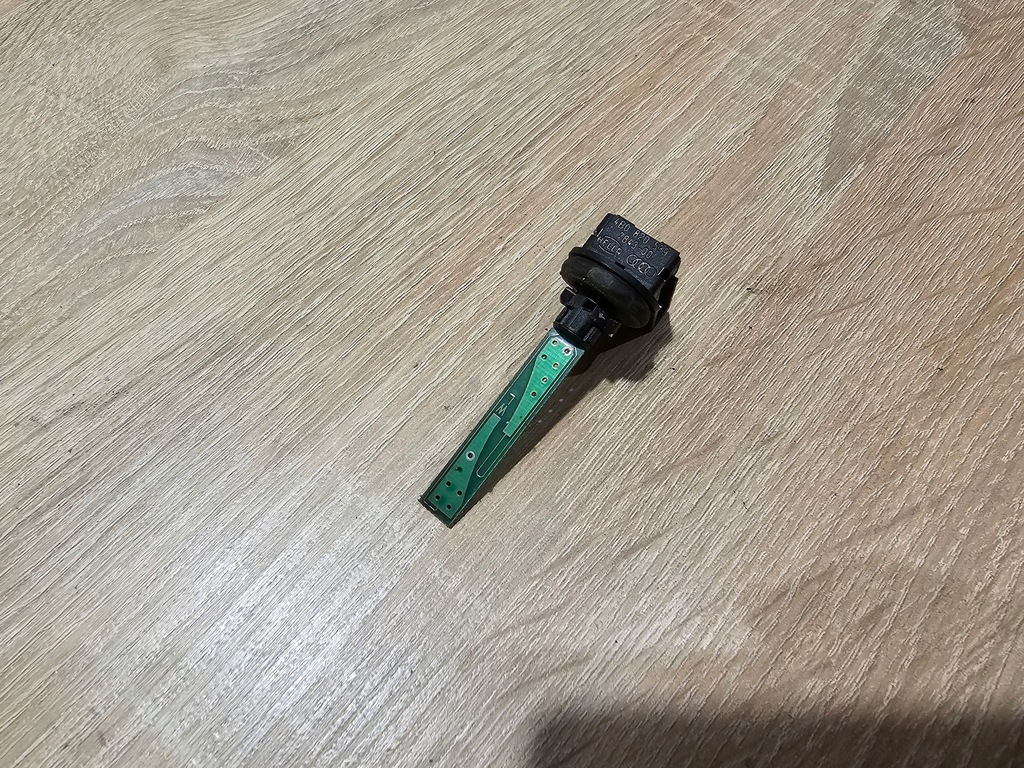 AUDI VW SEAT SKODA SENSOR TEMPERATURA AERULUI INTERIOR 4B0820539 Product image