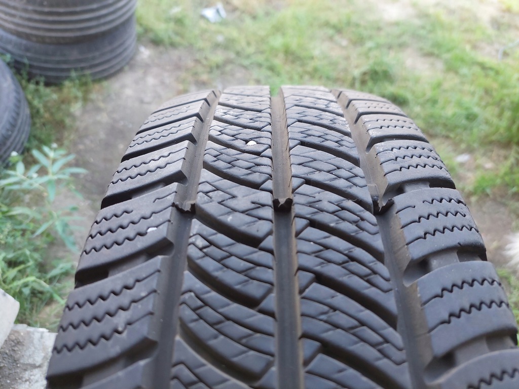 ANVELOPE 195/65R16C CONTINENTAL VANCOWINTER 2 9mm 1 BUC. (D68) Product image