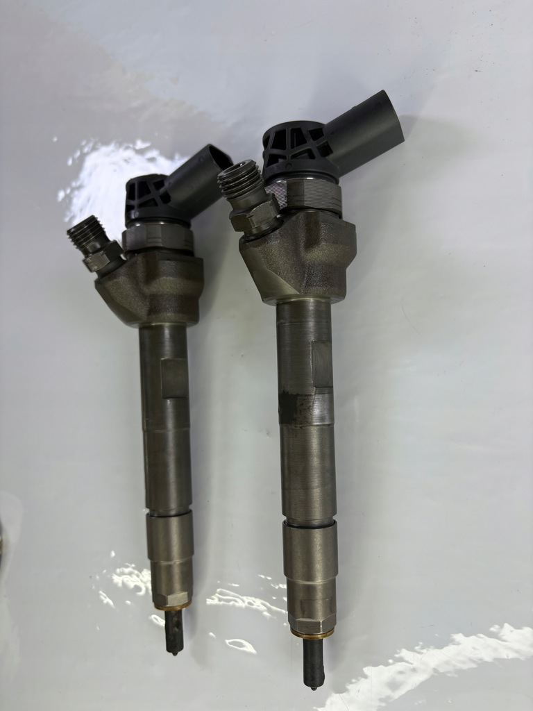 BMW F10 F31 3.0D 2.0D INJECTOR 7810702 Product image