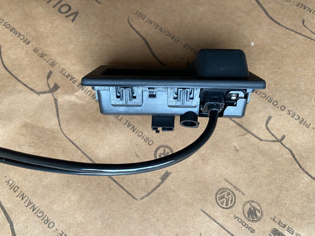 Audi A4 B9 8W Sedan maner usi camera marsarier Original Audi 3V0827566C 48km Product image